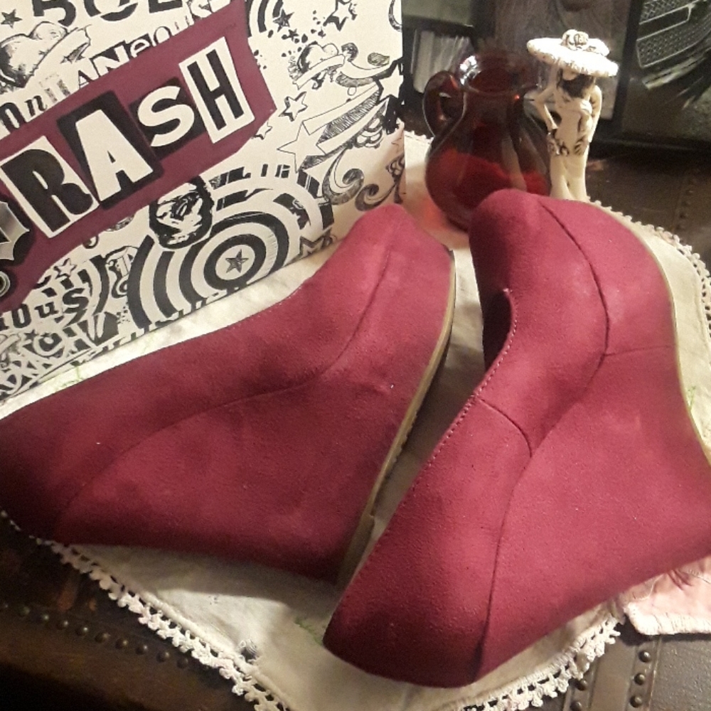 1 FREE with purchase -NWB Brash Maroon Wedges 6.5 - Picture 7 of 8